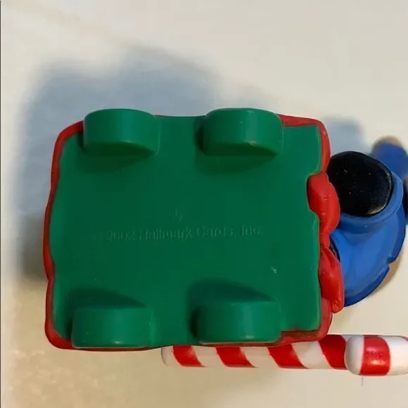 My 5th Christmas 2005 Hallmark Candy Cane Collectable Christmas Ornament Bear - Picture 4 of 4